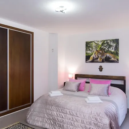 Amazing House Views Pool Free Parking Wifi Holiday home *